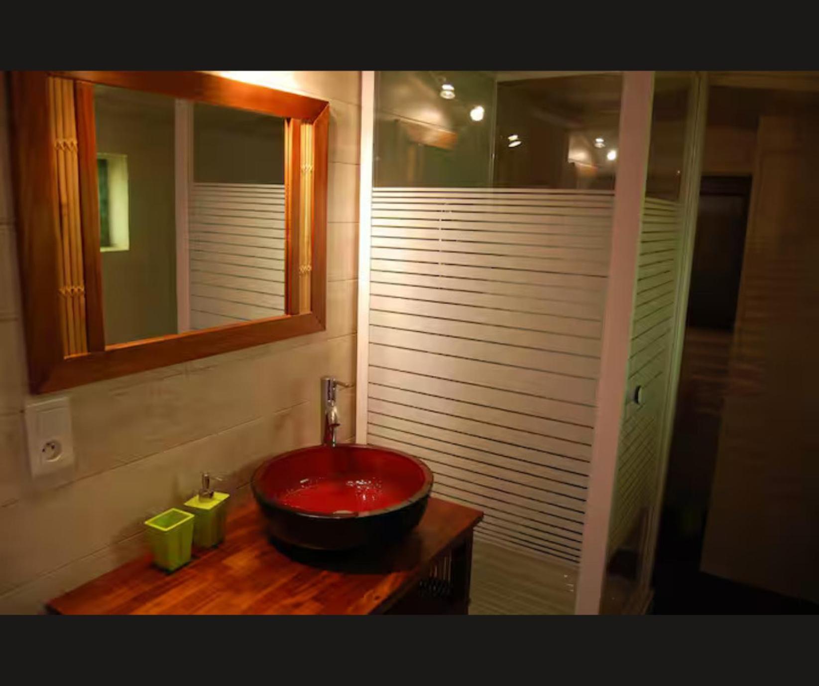 Cabane Limousine Au Bord D'Un Etang Bonnac-la-Côte 외부 사진